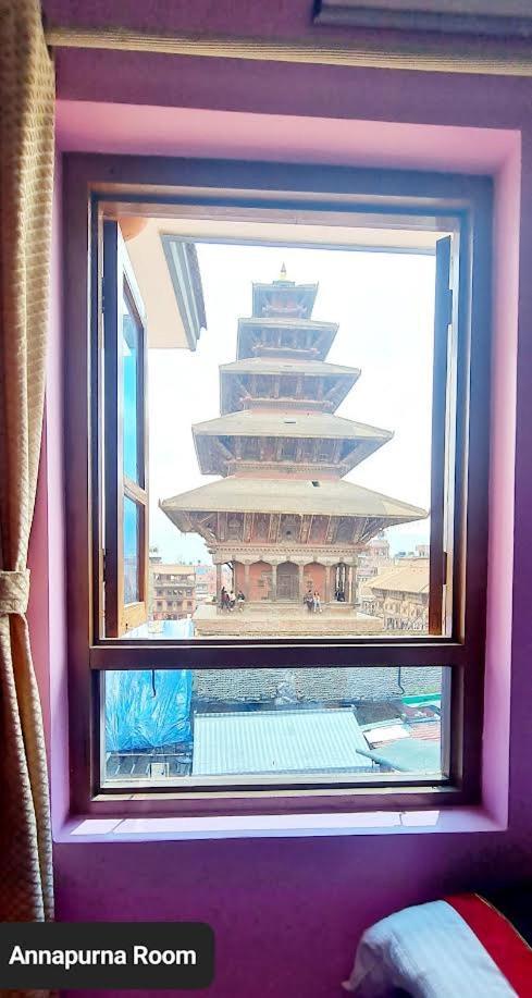 Annapurna Guest House And Rooftop Restaurant Бхактапур Экстерьер фото