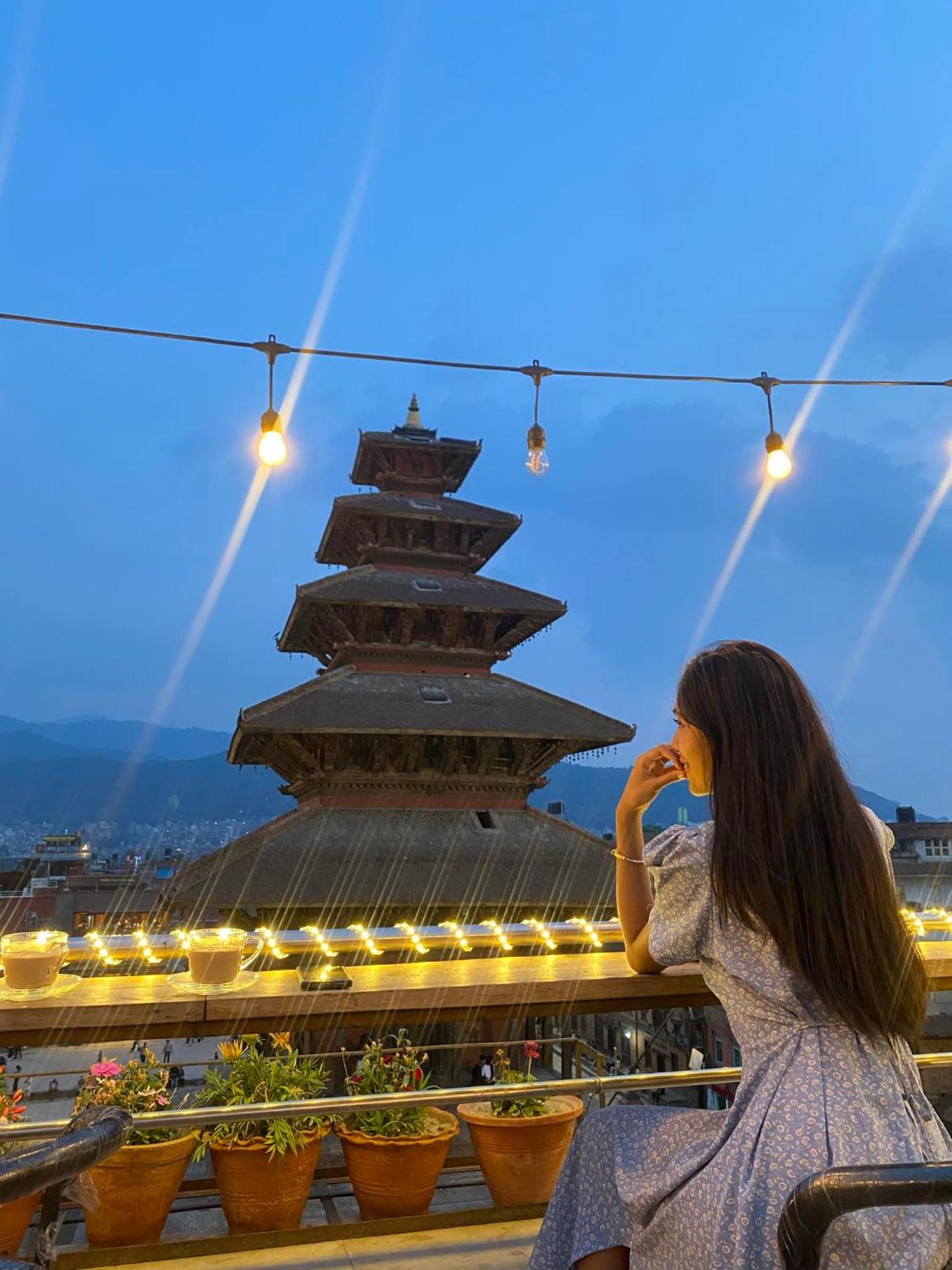 Annapurna Guest House And Rooftop Restaurant Бхактапур Экстерьер фото